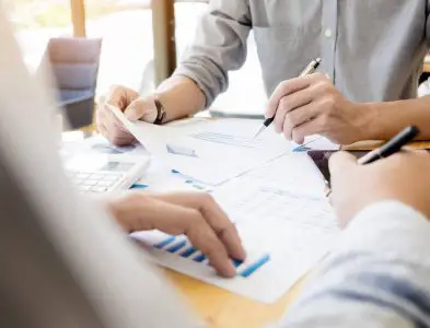 Como controlar gastos da pequena empresa? Confira 4 dicas